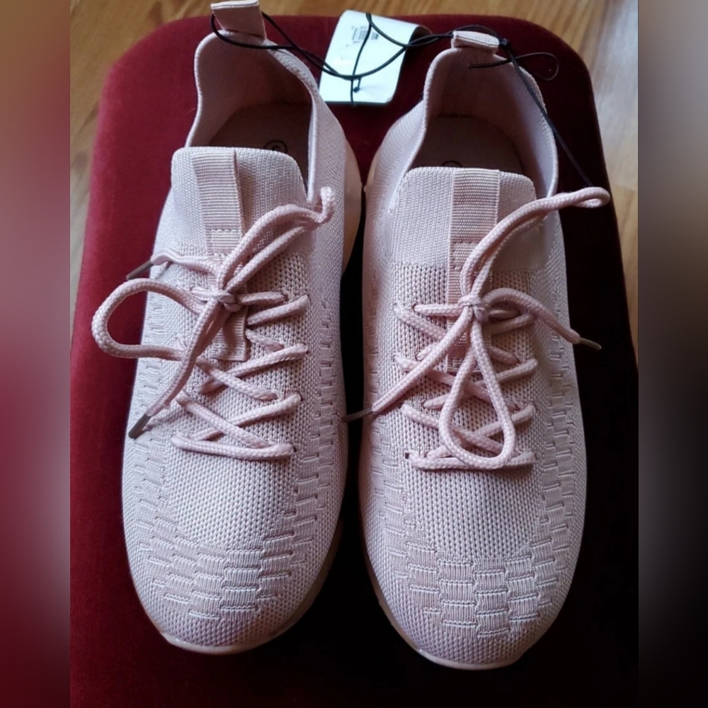 Chosen Steps Sneakers. Size 3